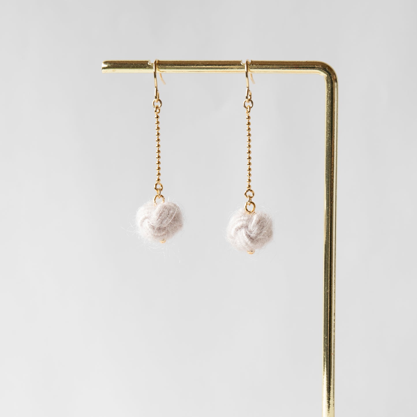 Fuwamusubi (Fluffy knot) | Earrings