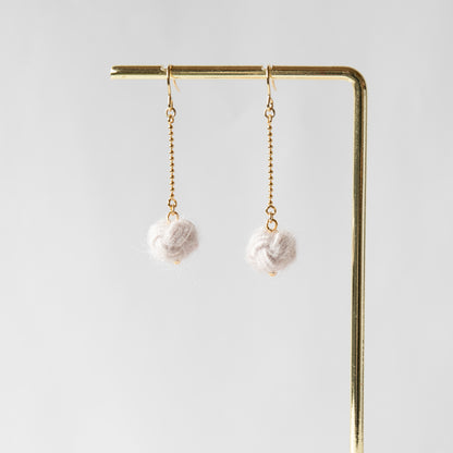 Fuwamusubi (Fluffy knot) | Earrings