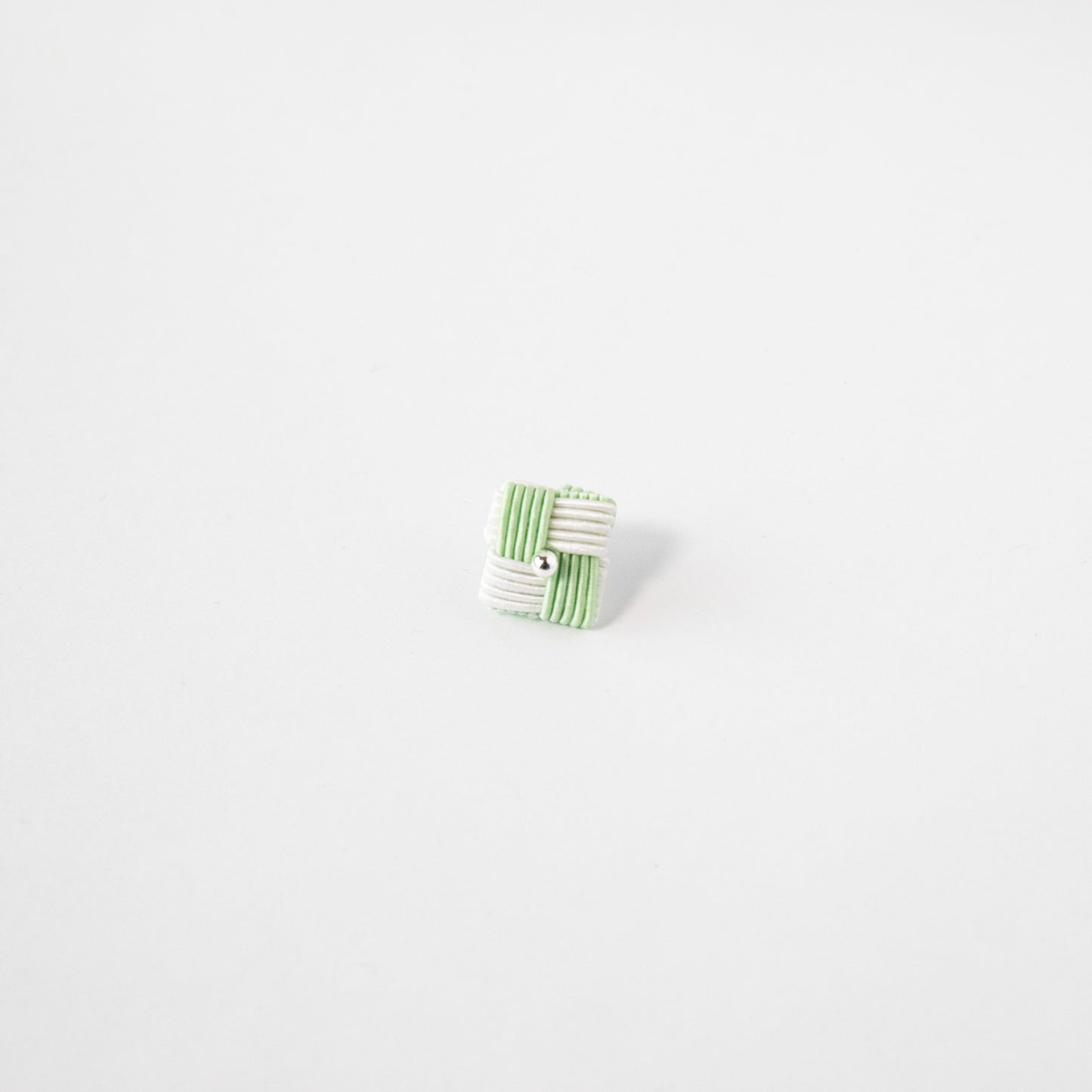 Checkered pattern | Pin badge