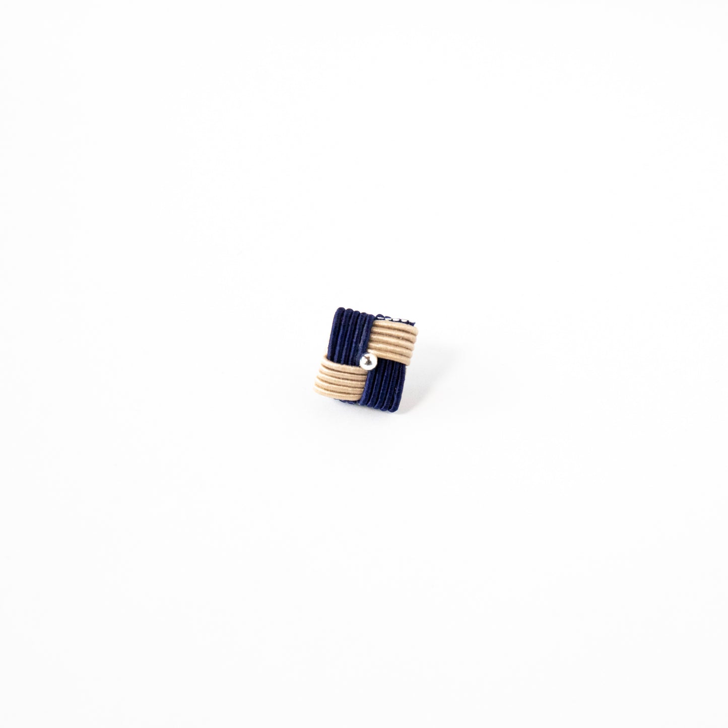 Checkered pattern | Pin badge