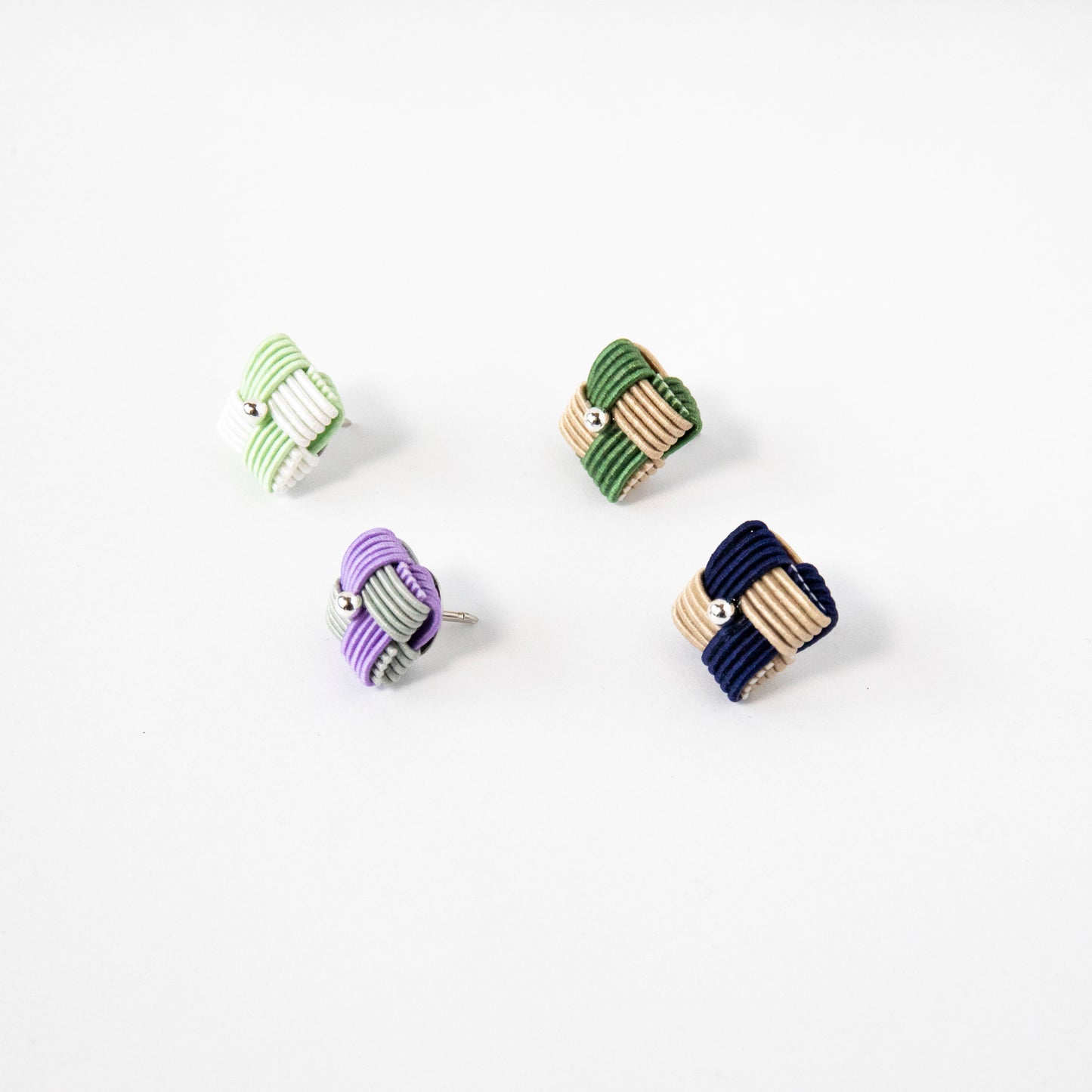 Checkered pattern | Pin badge